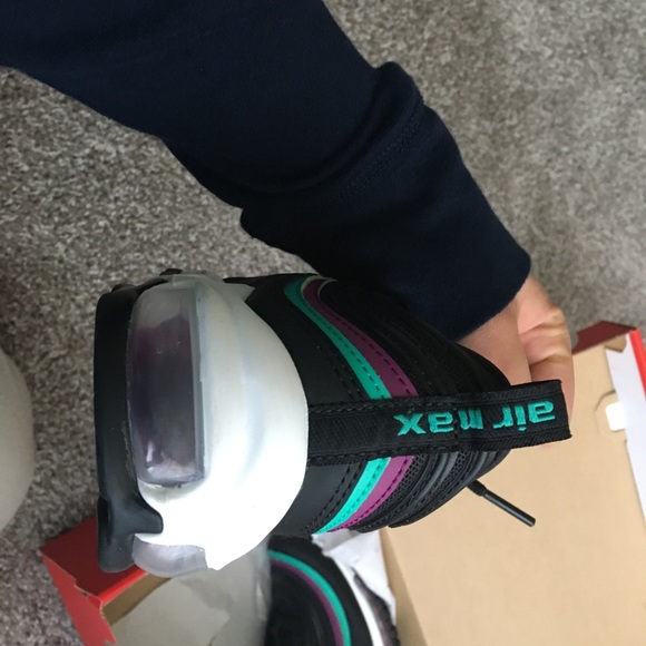 Air max 97s Grapes - Picture 6 of 8
